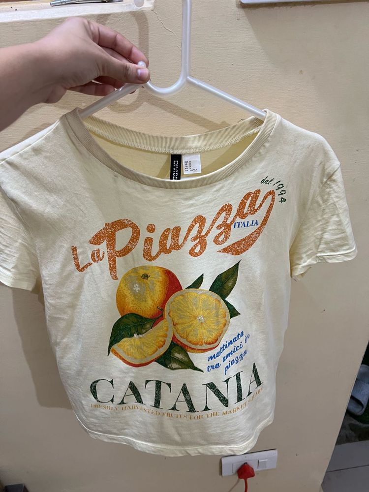 Cream "La Piazza Italia Catania" Graphic Tee