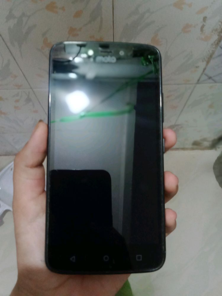 Moto 4g 2ram 16 Storage Mobiles Phone