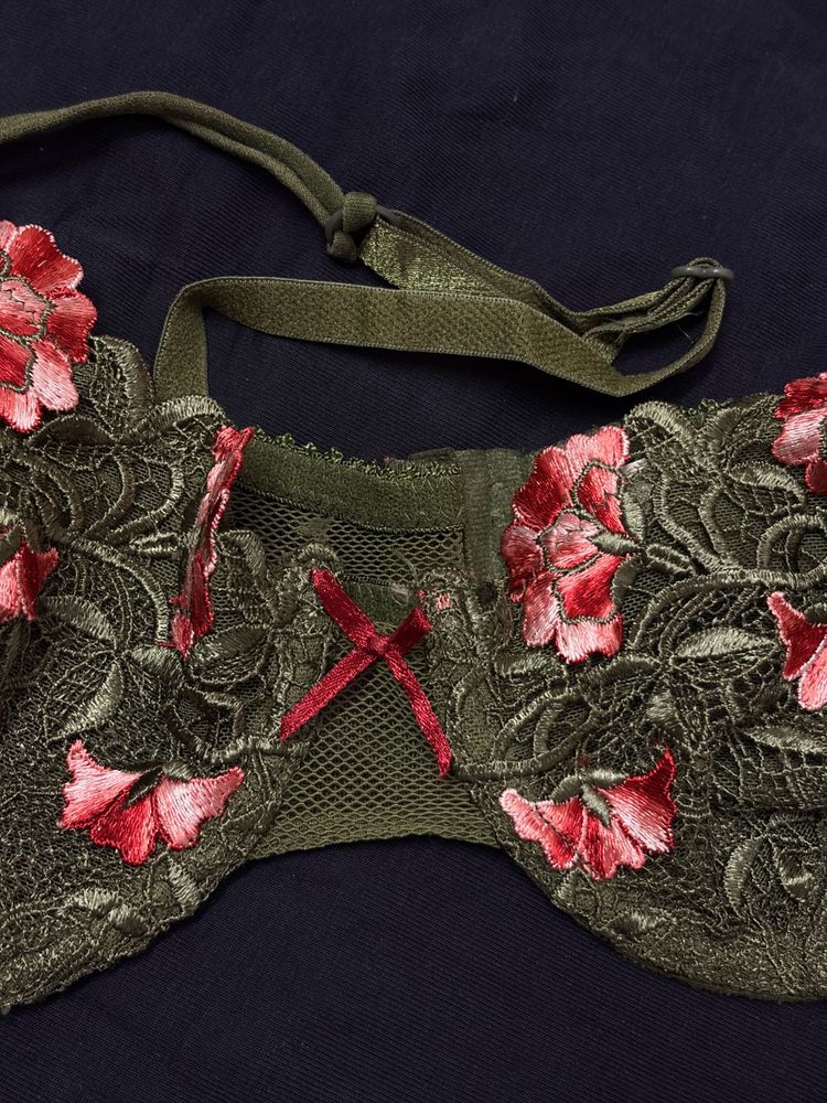 Embroidered Floral Bra