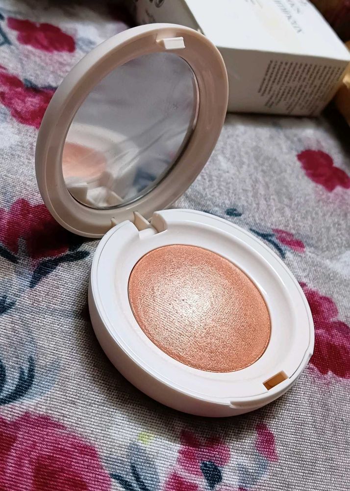 Shimmering Blush Compact
