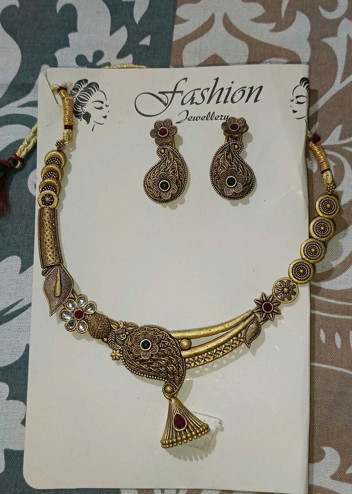 Antique Gold Necklace &amp; Earring Set