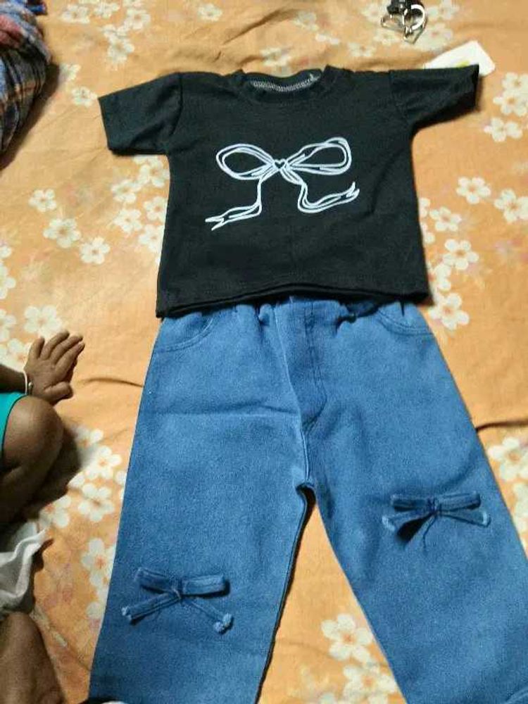 Cute Black Top &amp; Jeans Set