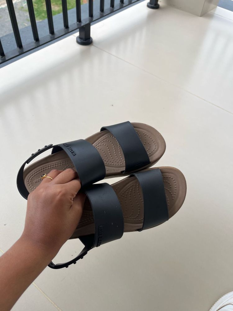 Comfortable Black Sandals