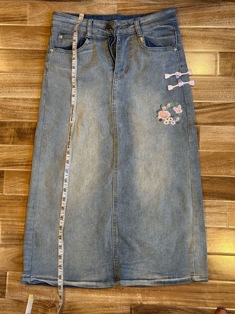 Cute Denim Midi Skirt with Floral Embroidery