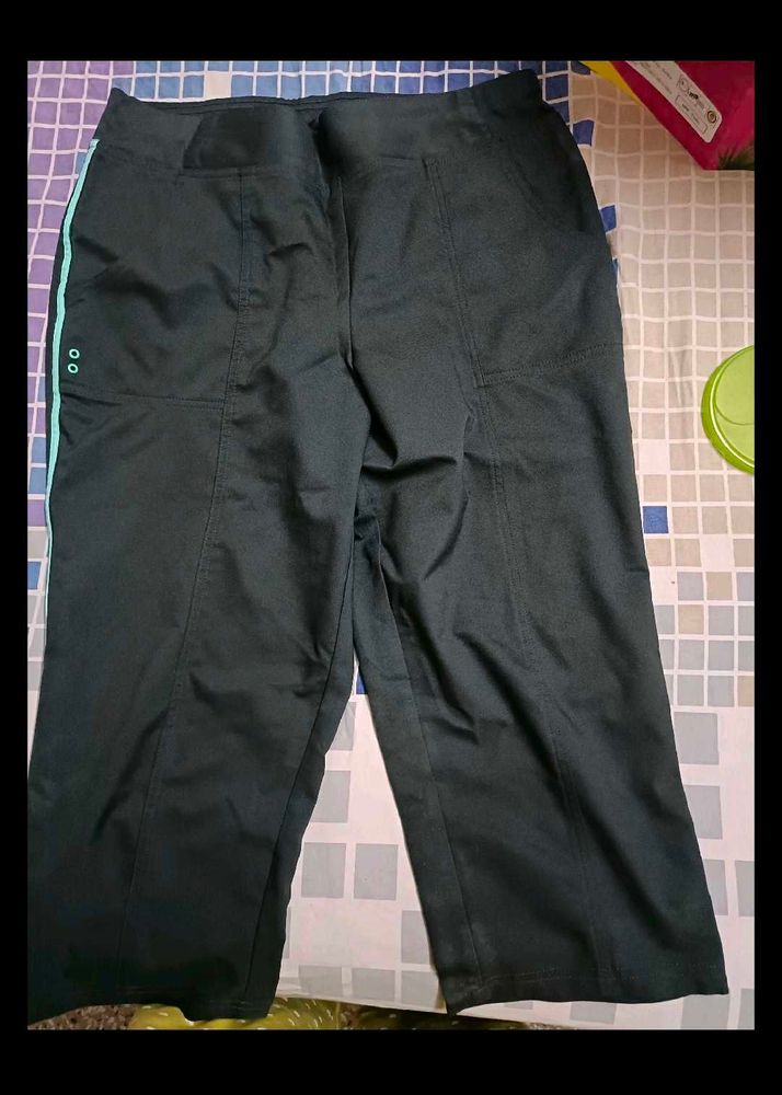 Comfortable Black Capris with Teal Stripe