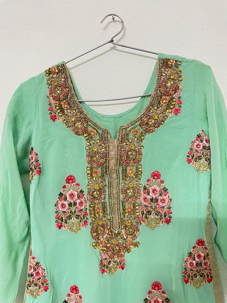 Handwork’s Elegant Mint Green Embroidered Kurta Se