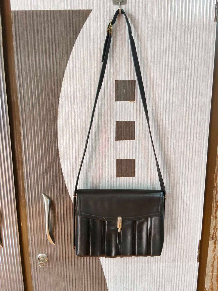 Chic Black Leather Shoulder Bag