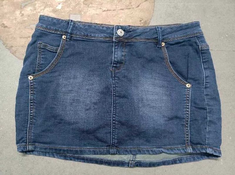 Y2K MINI SKIRT