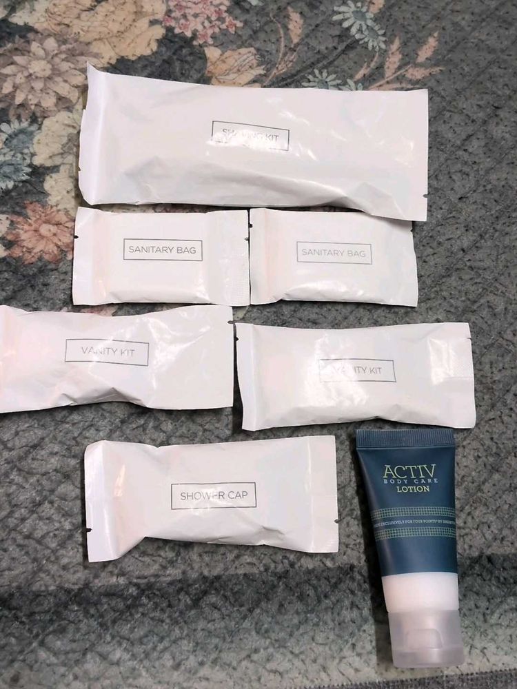 Toiletries Set