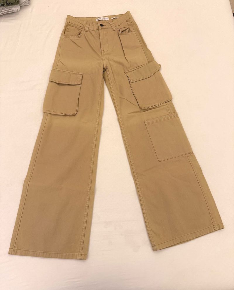 BEIGE CARGO PANTS