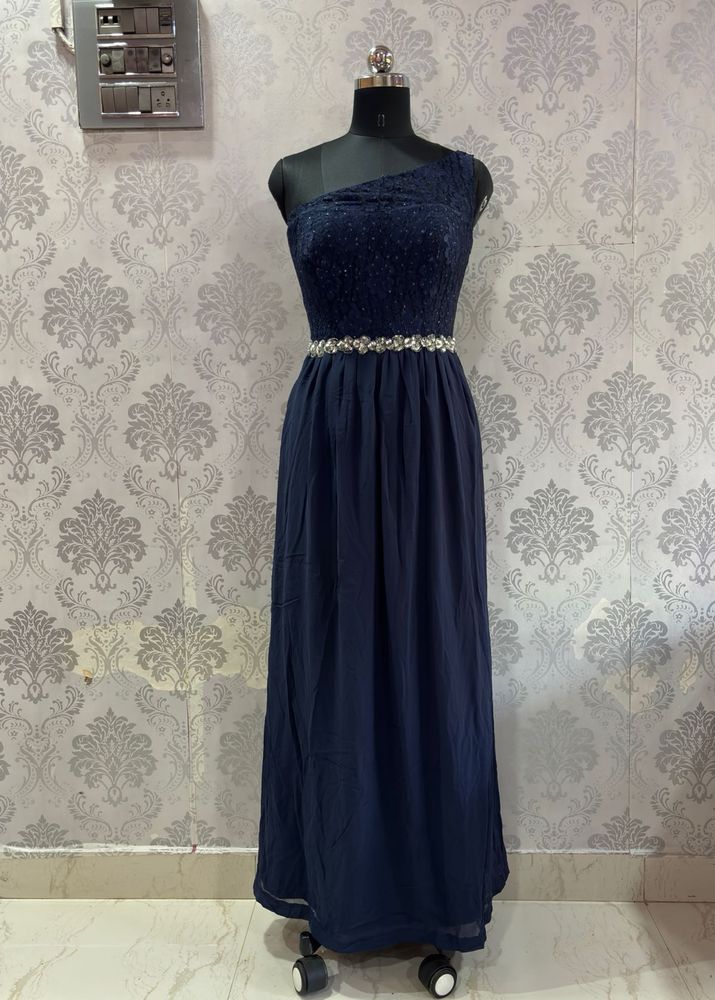 gown