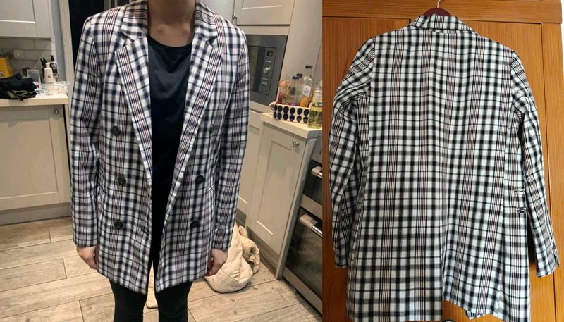 Chic Plaid Double-Breasted Blazer