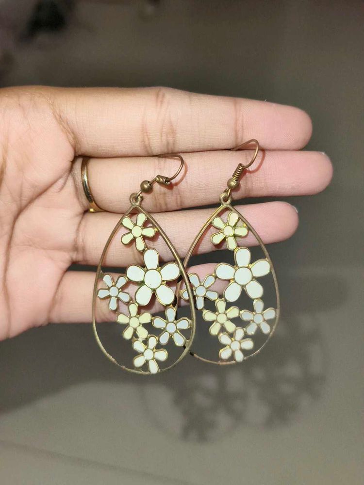 Cute Floral Drop Earrings