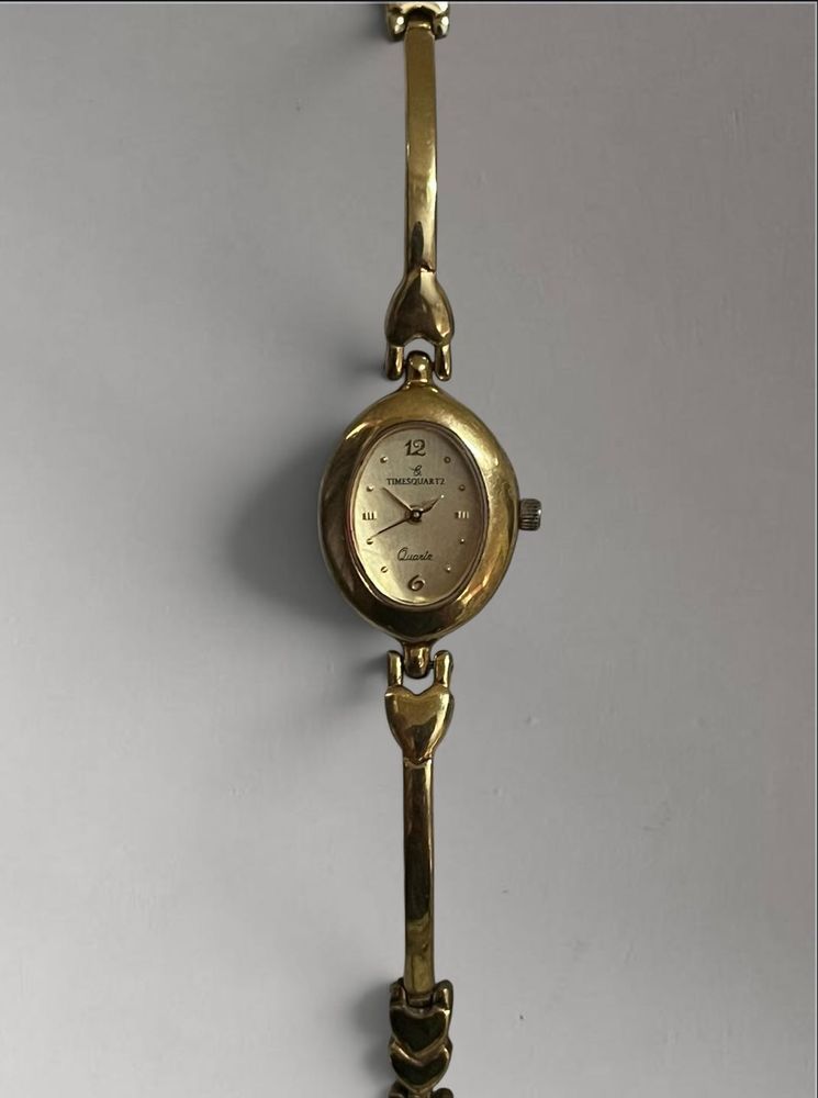 Elegant Timesquartz Gold-Tone Watch