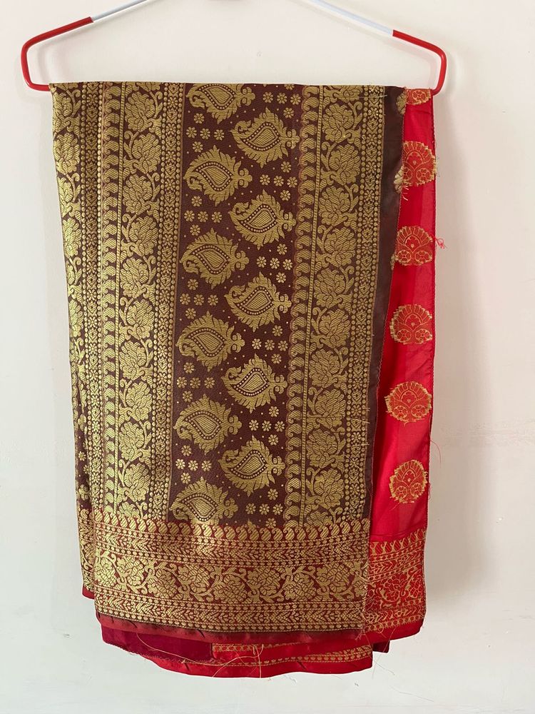 Elegant Brocade Saree with Paisley Motif