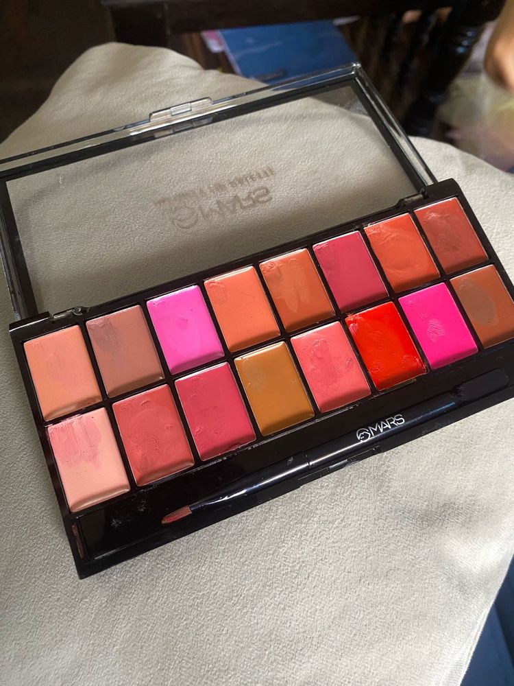 Mars Lipstick Palette