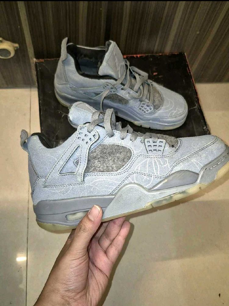 NIKE AIR JORDAN 4  "KAWS"