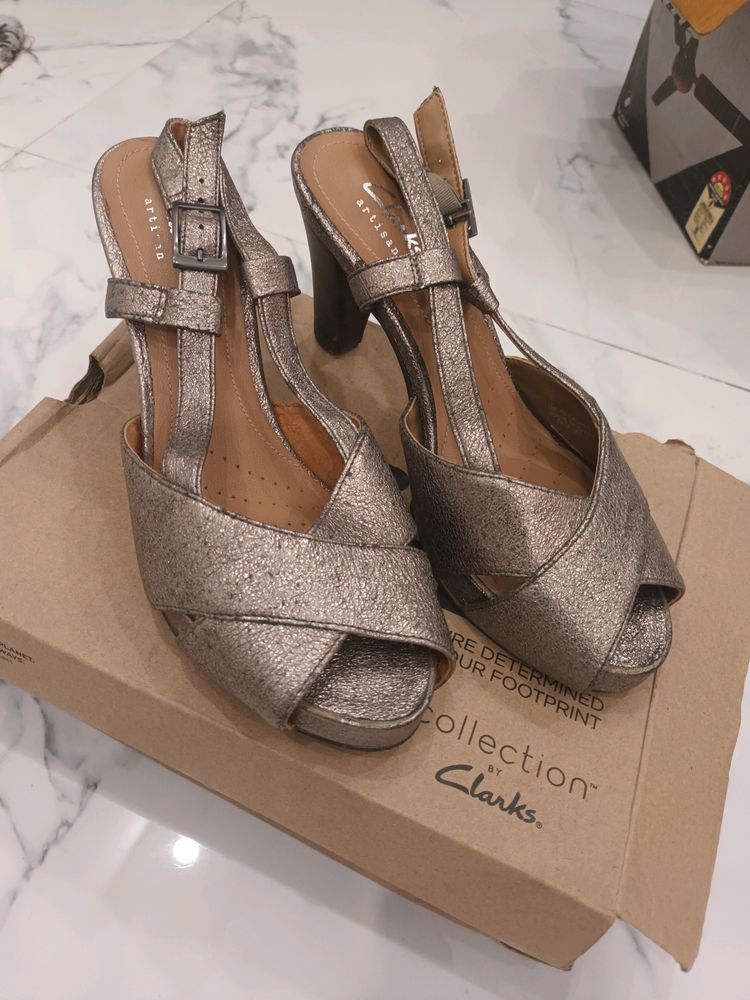 Clarks Used 2 Times Only