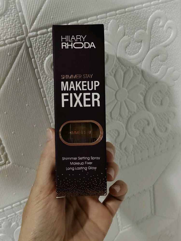 Hilary Rhoda Shimmer Stay Makeup Fixer