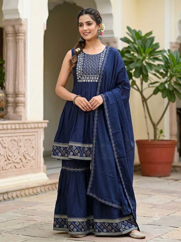 Elegant Navy Blue Kurta Suit