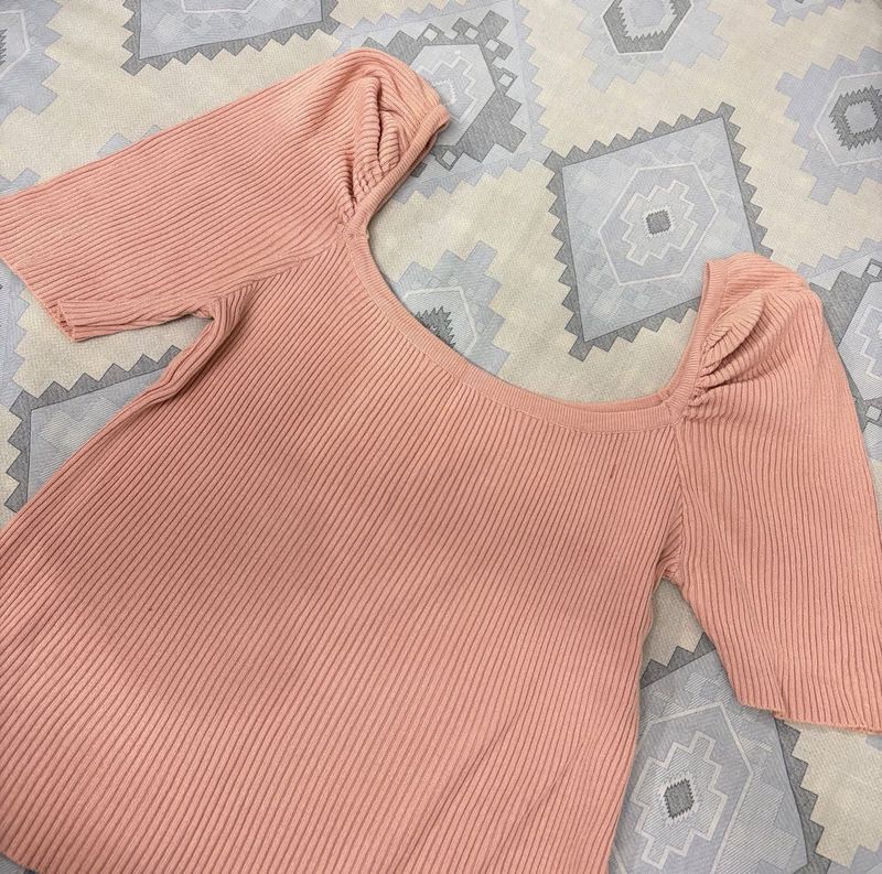 Peach Stretchable body fitting top