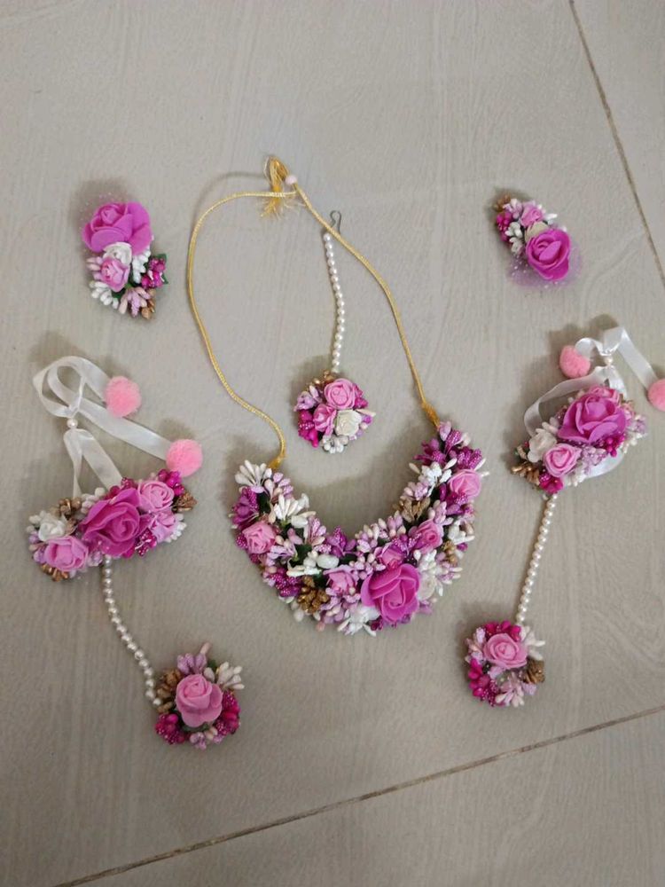 Floral Jewellery Set Completely New