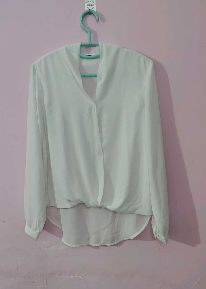 Chic White Long Sleeve top