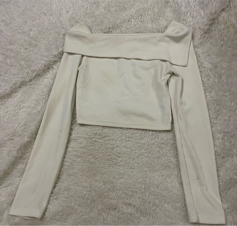 White cropped Off-Shoulder top🤍