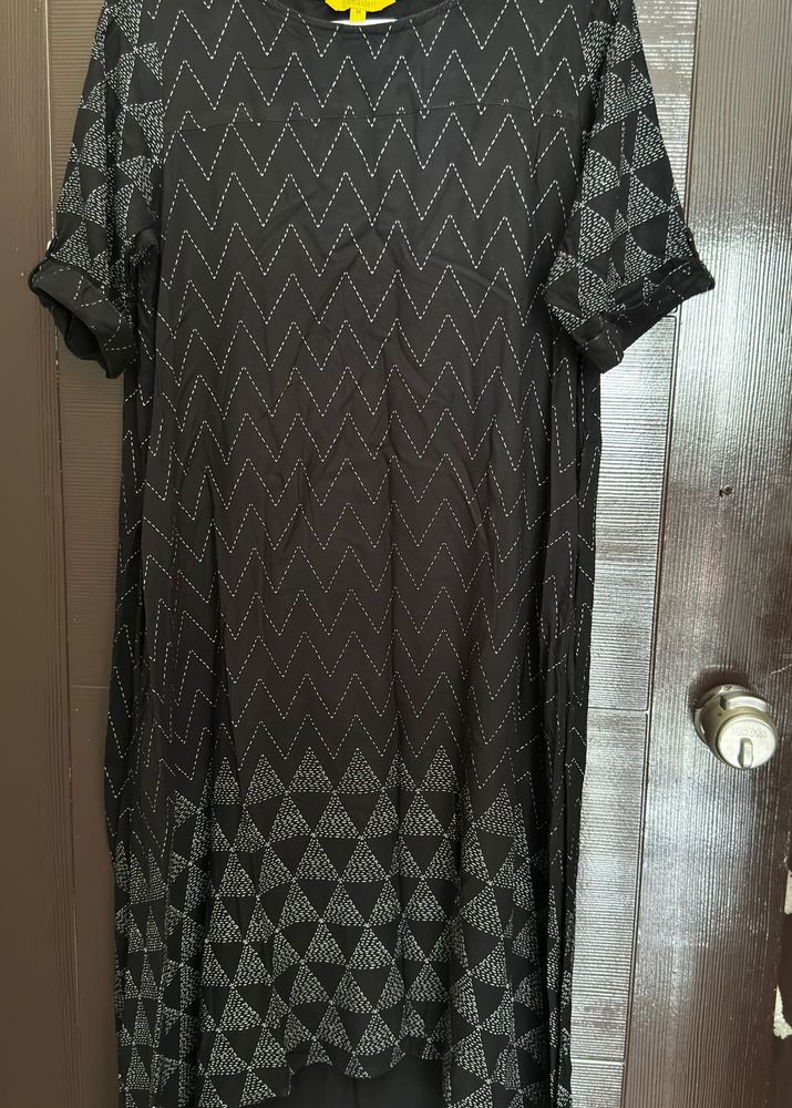 Chic Black Kurta with Geometric Print