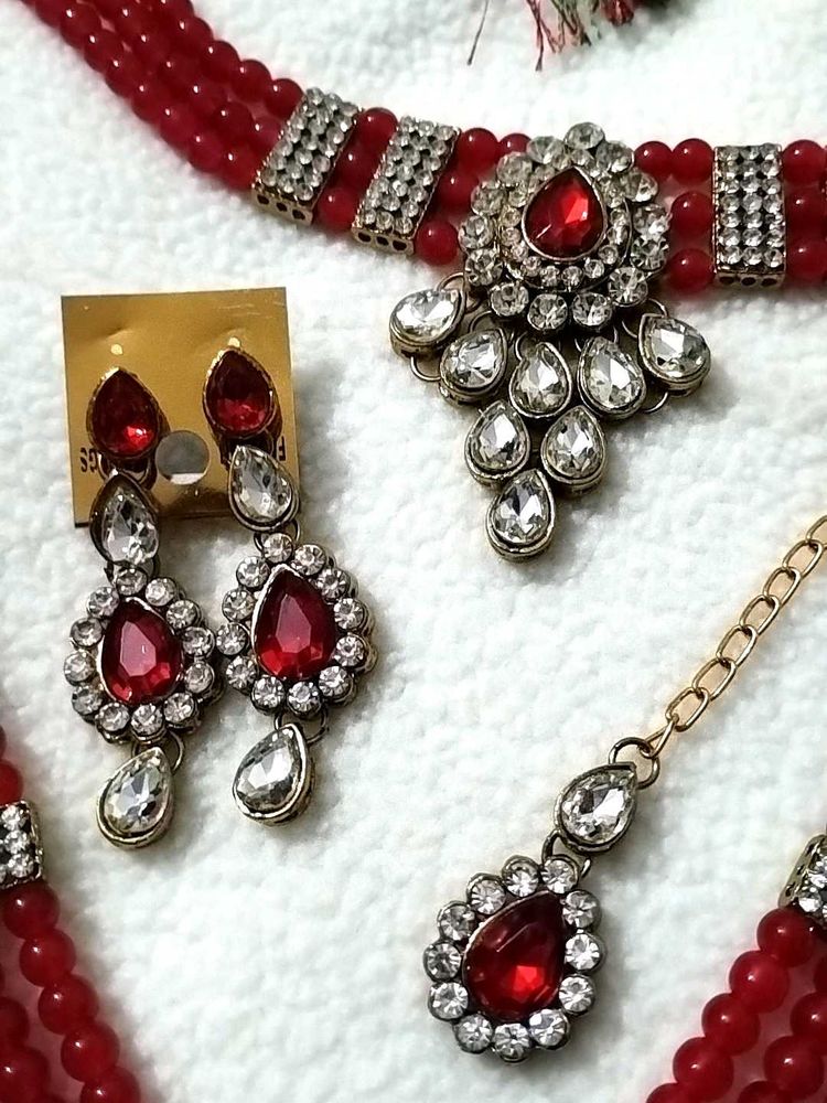 Elegant Red Beaded Necklace Set