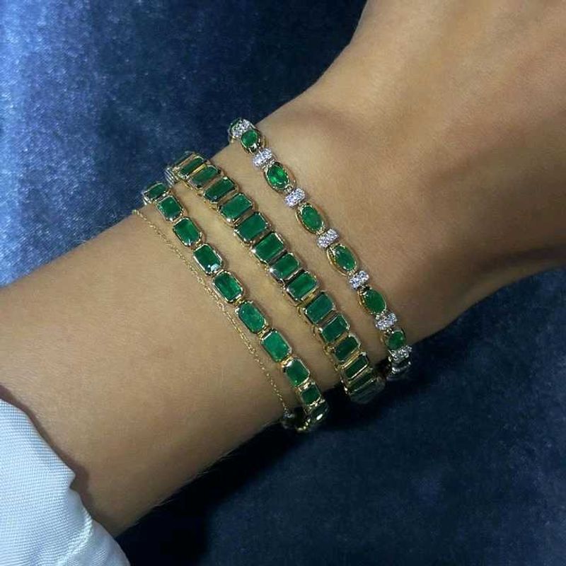 Elegant Emerald bracelet