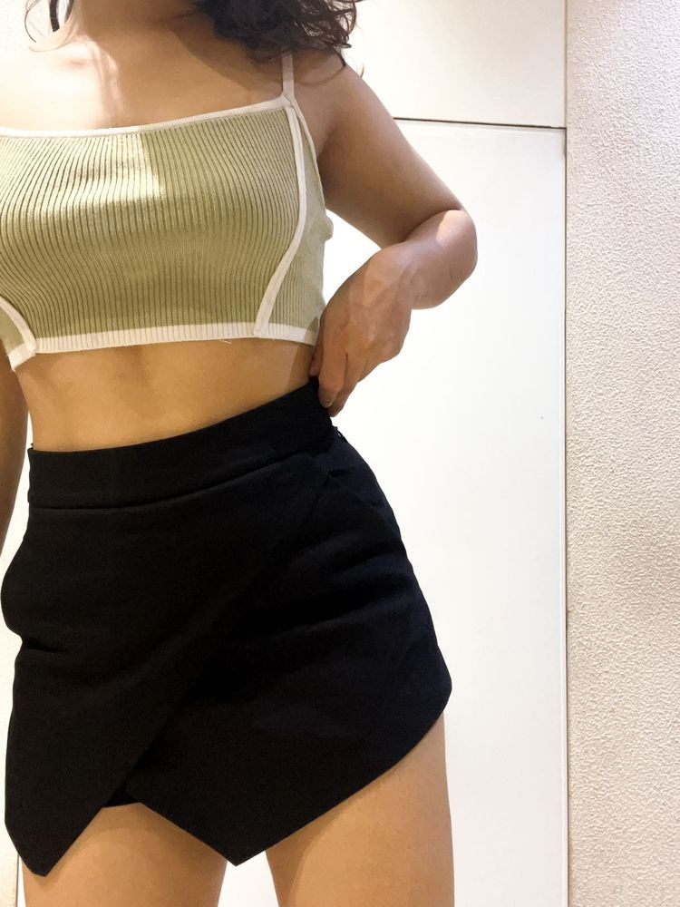 Stylish Black Skort with green sleeveless top
