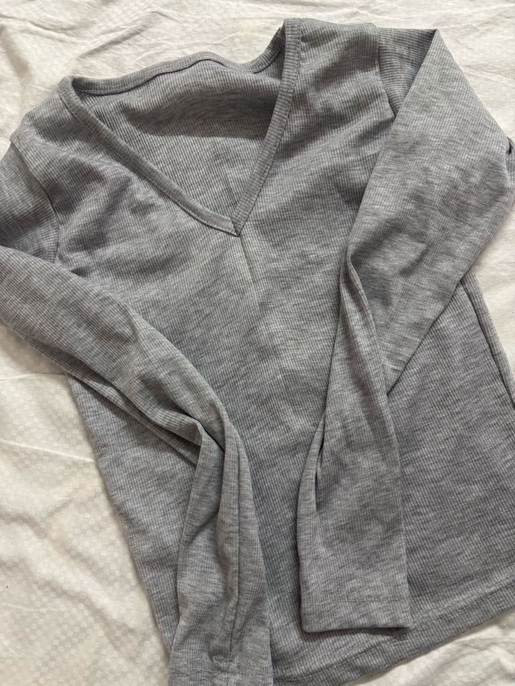y2k grey full sleeve top🗡️