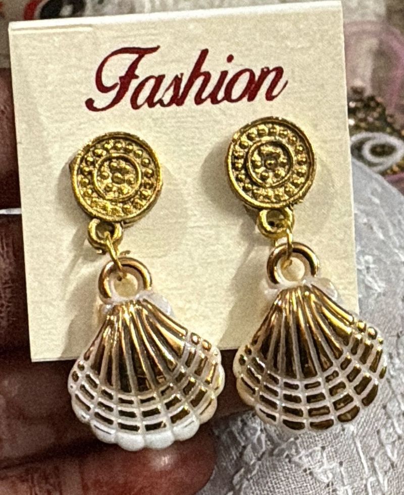 Chic Gold &amp; White Seashell Earrings combo