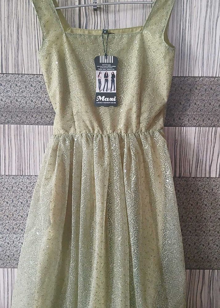 Pretty Sequenced Midi Dress Size 32
