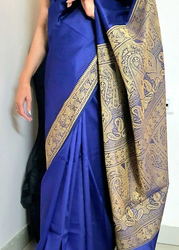 Elegant Blue &amp; Gold Saree with sleeveless blouse