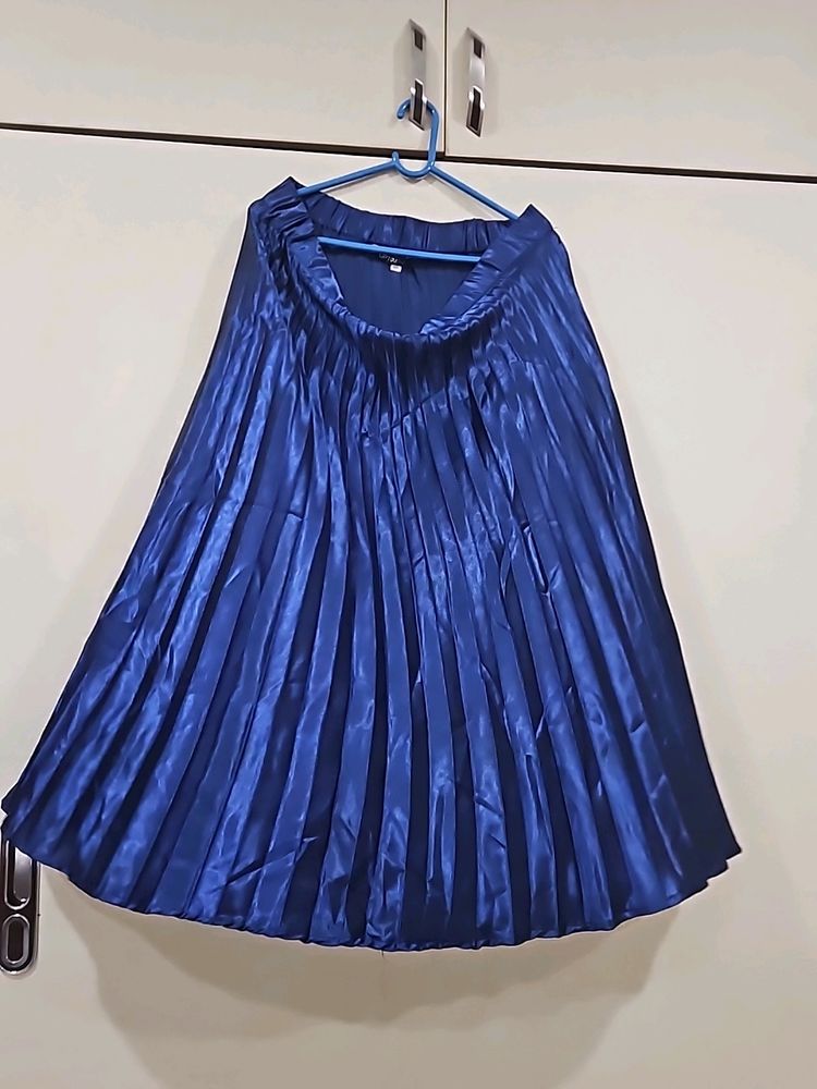 3/4th BLUE SATIN SKIRT