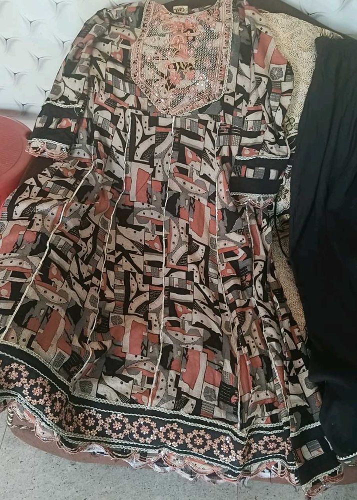 Printed Kurta Set with Embellished Neckline