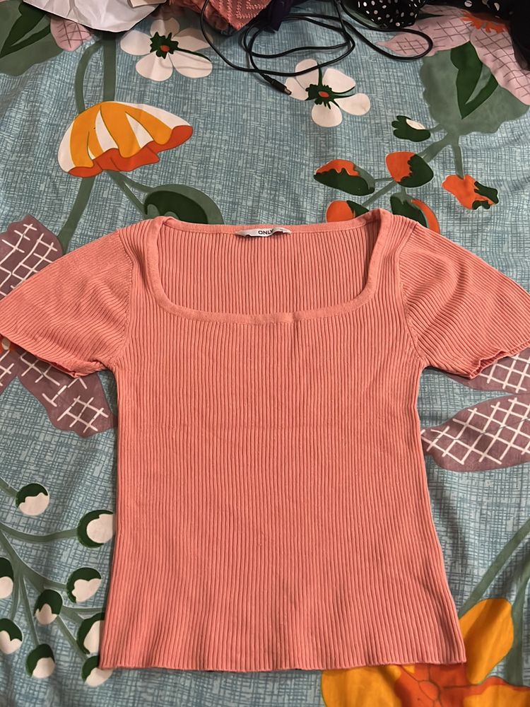 Only Blooming Dahlia Top
