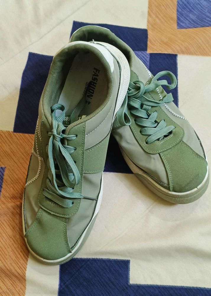 Stylish Green Casual Sneakers