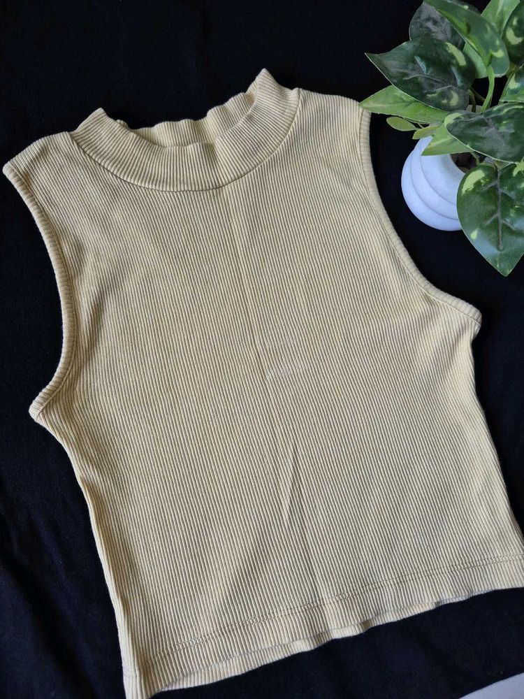 Ribbed Mock Neck Sleeveless Top