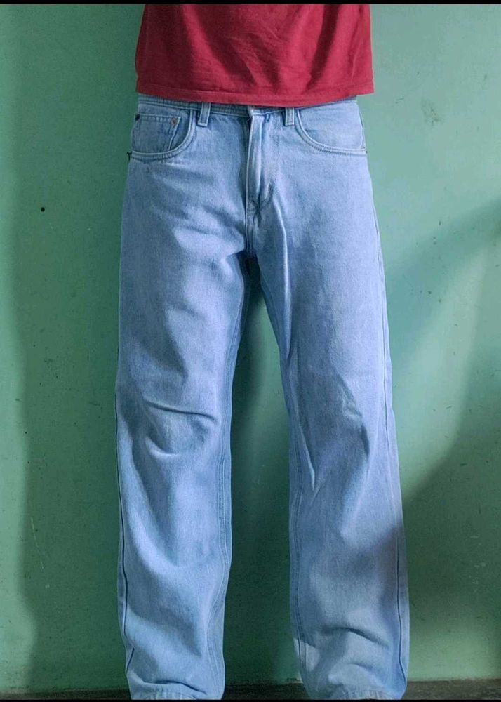 Light Wash Relaxed Fit Jeans