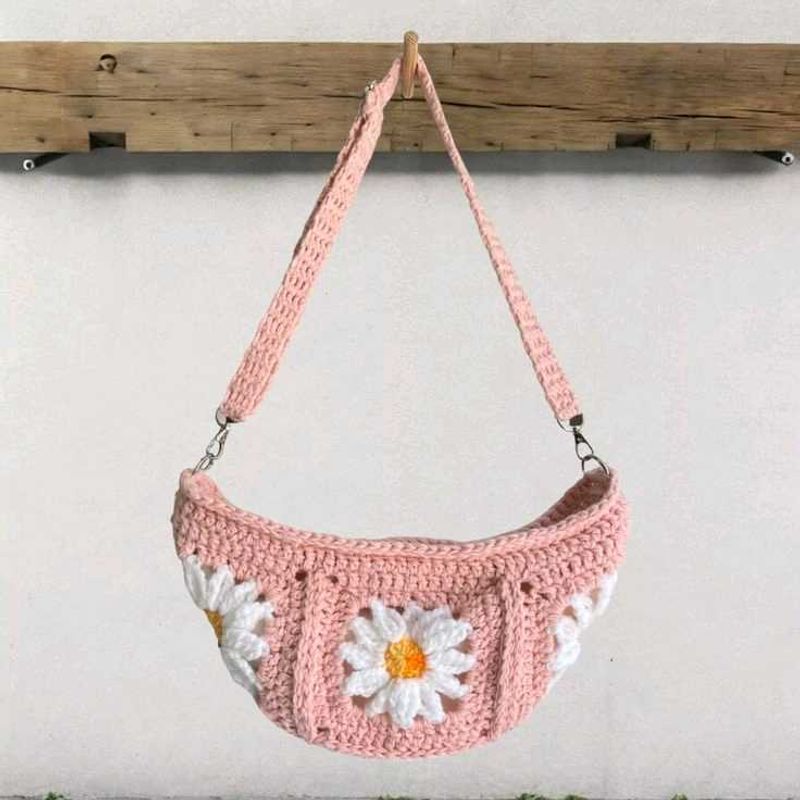 Crochet Daisy Crossbody Bag