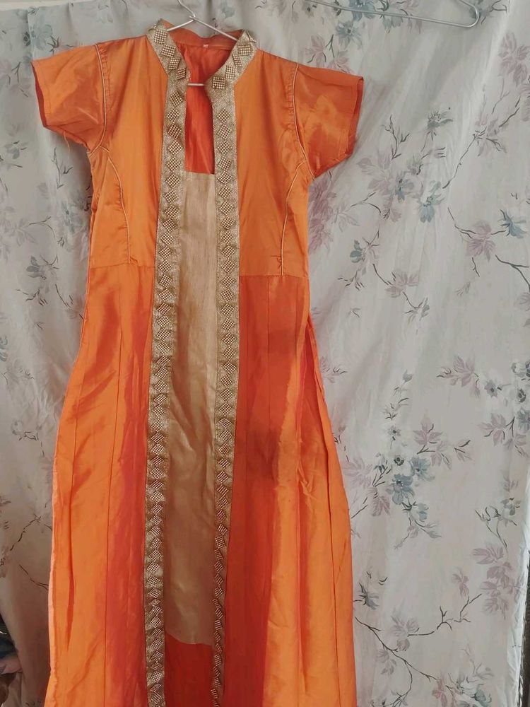 gown