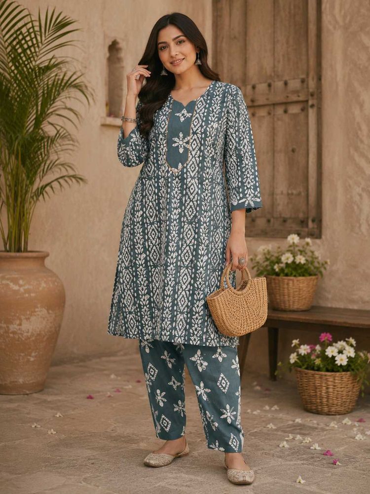 🇳🇿💫🎀Stylish Teal &amp; White Printed Kurta Set