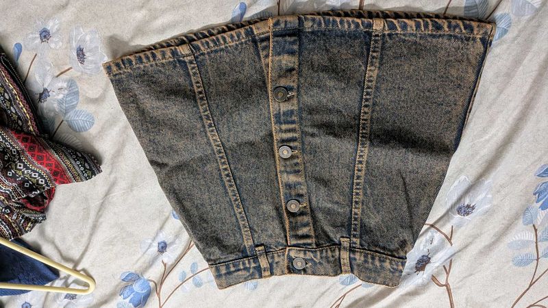 girls stylish denim skirt