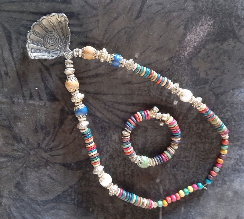 Neckless