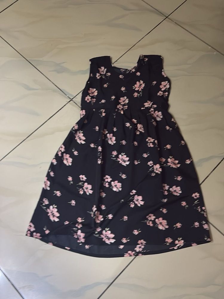 Chic Floral Print Sleeveless Dress