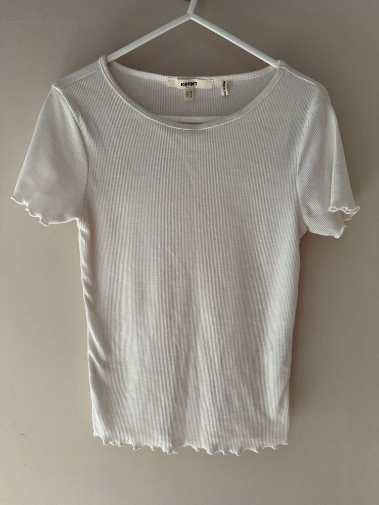 White Ribbed Lettuce Trim Fitted Top