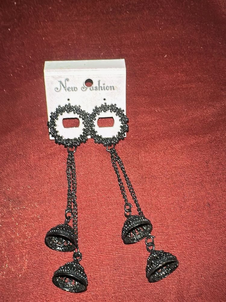 Stylish Black Jhumka Earrings